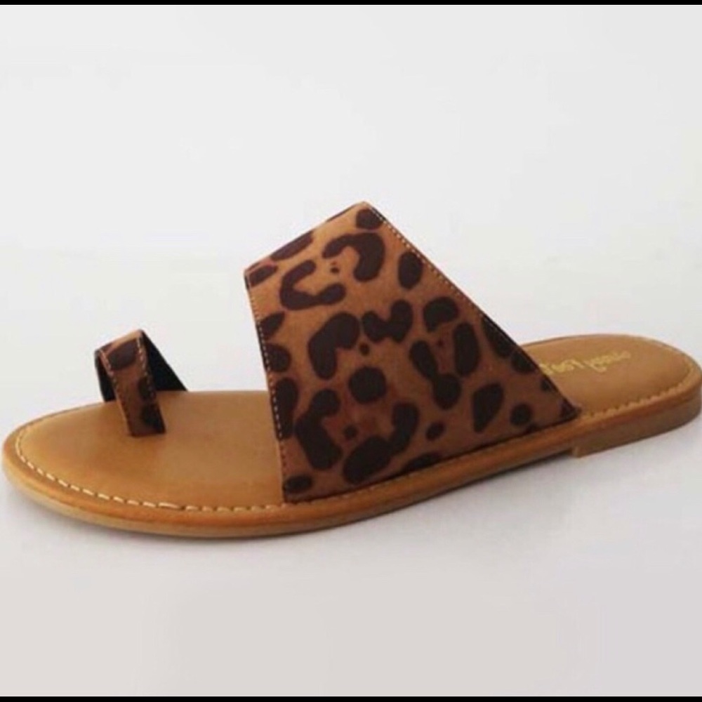 Sunny Feet Faux Leopard Sandals